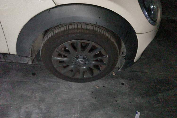 Used MINI 2020 1.5T COOPER Classic Edition Five-Door Version Right Front Wheel Hub