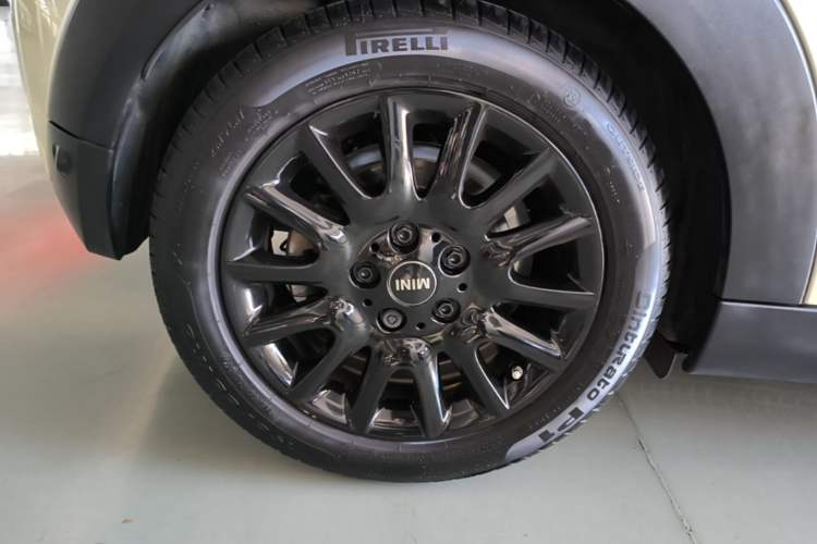 Used MINI 2020 1.5T ONE PLUS Right Rear Wheel Hub