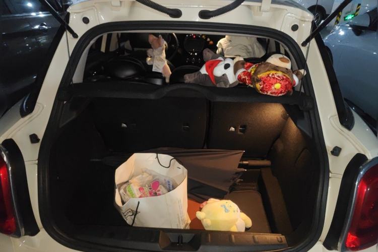 Used MINI 2020 1.5T ONE PLUS Five-Door Edition Trunk