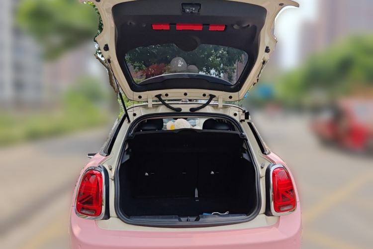 Used MINI 2020 1.5T COOPER Classic Edition Five-Door Version Trunk