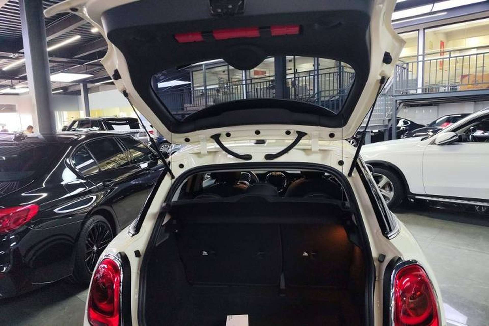 Used MINI 2020 1.5T ONE PLUS Five-Door Edition Trunk