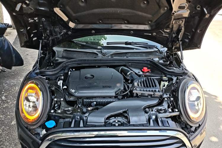 Used MINI 2021 1.5T COOPER Artist Engine Bay