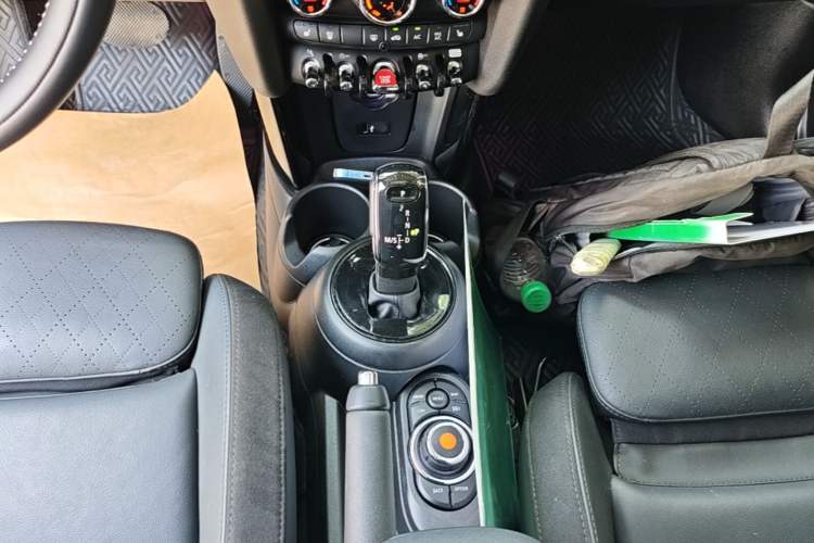 Used MINI 2021 1.5T COOPER Artist Gear Lever