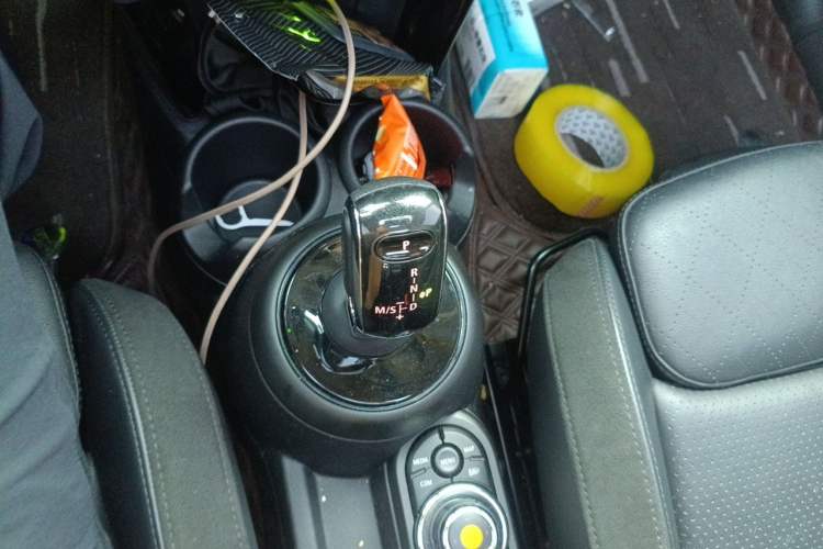 Used MINI 2021 1.5T COOPER Artist Five-Door Edition Gear Lever