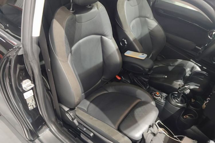 Used MINI 2021 1.5T COOPER Artist Right Front Seat