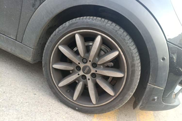 Used MINI 2021 1.5T COOPER Artist Five-Door Edition Right Front Wheel Hub