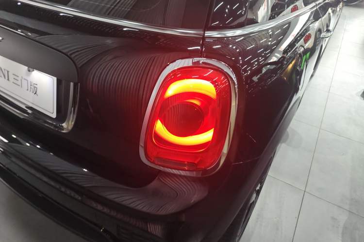 Used MINI 2021 1.5T Three-Door Sharp Edition Right Rear Taillight