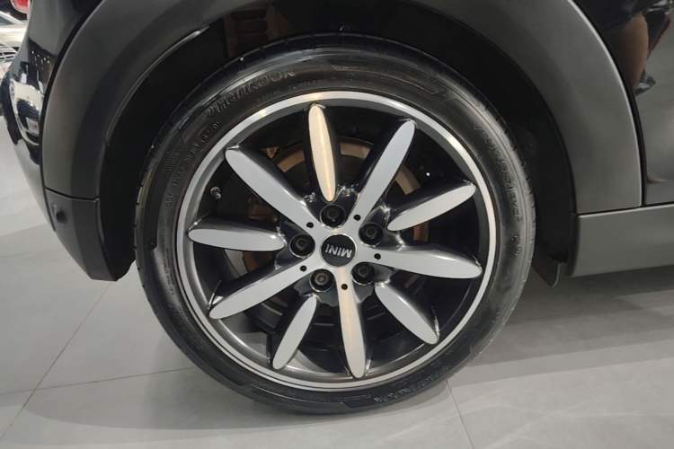 Used MINI 2021 1.5T COOPER Artist Right Rear Wheel Hub