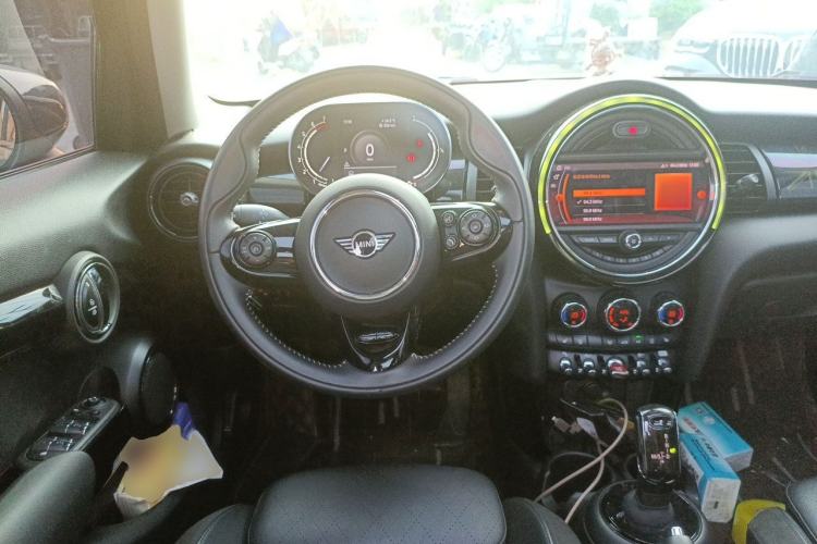 Used MINI 2021 1.5T COOPER Artist Five-Door Edition Steering Wheel