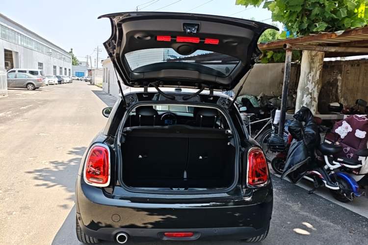 Used MINI 2021 1.5T COOPER Artist Trunk