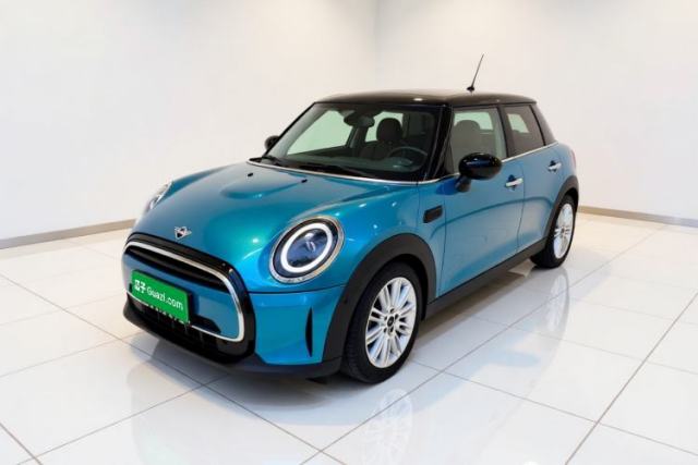 Ojetý MINI 2021 1.5T COOPER Classic Edition Five-Door Version