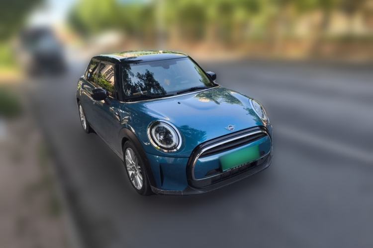 Used MINI 2021 1.5T COOPER Classic Edition Five-Door Version Front Right 45 Deg