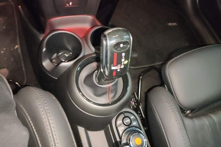 Used MINI 2021 2.0T COOPER S Artist Five-Door Edition Gear Lever
