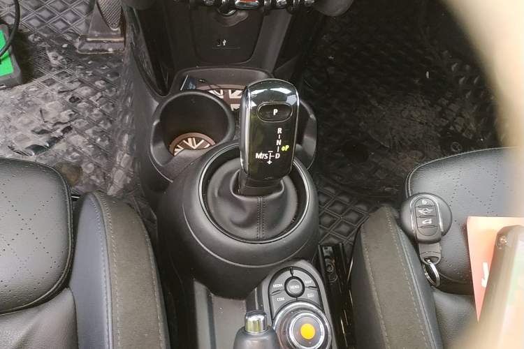 Used MINI 2021 1.5T COOPER CABRIO Artist Gear Lever