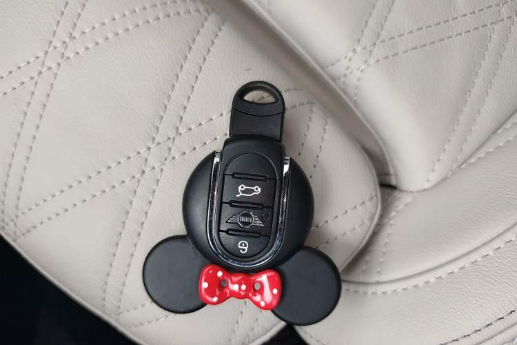 Used MINI 2021 1.5T COOPER CABRIO Artist Interior 1