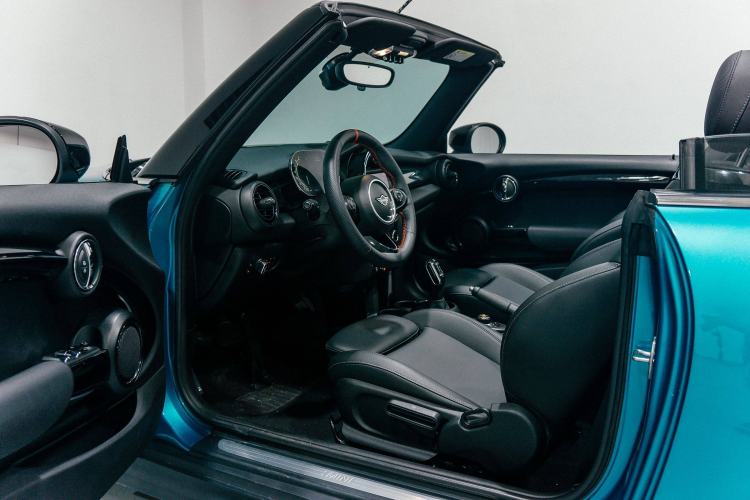 Used MINI 2021 1.5T COOPER CABRIO Classic Edition Interior 2