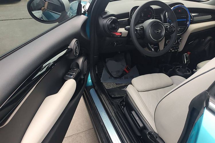 Used MINI 2021 1.5T COOPER CABRIO Artist Interior 3