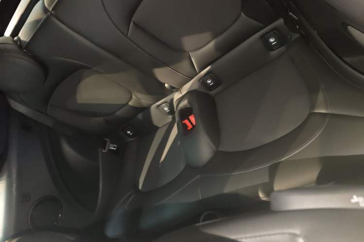 Used MINI 2021 1.5T COOPER CABRIO Classic Edition Interior 4