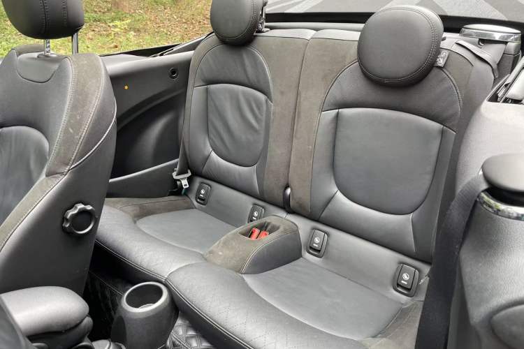 Used MINI 2021 1.5T COOPER CABRIO Artist Interior 5