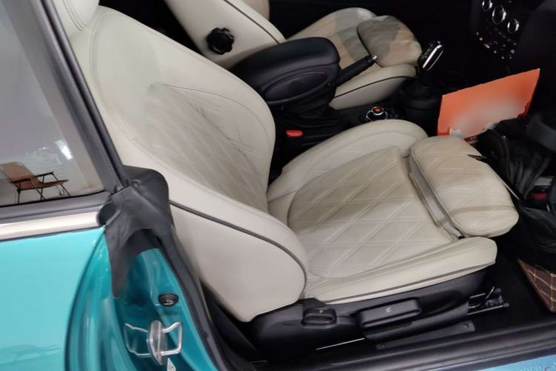 Used MINI 2021 2.0T COOPER S CABRIO Artist Right Front Seat