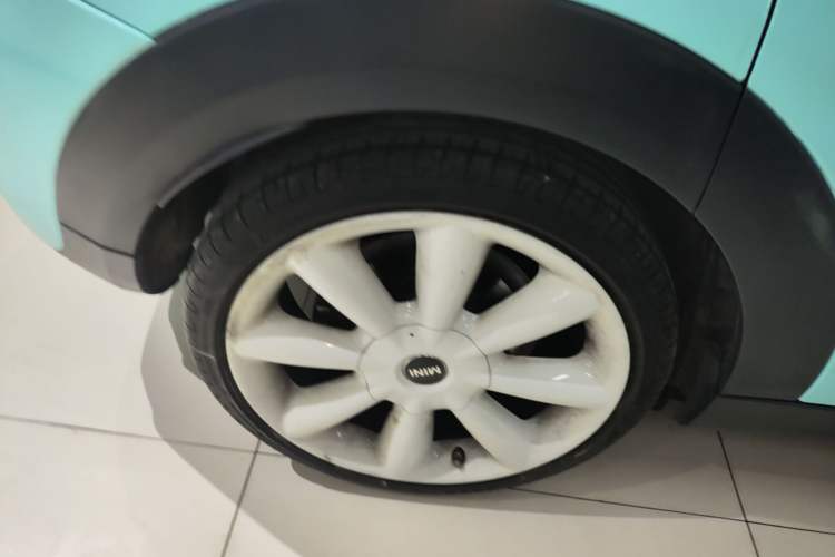 Used MINI 2021 2.0T COOPER S Artist Five-Door Edition Right Rear Wheel Hub