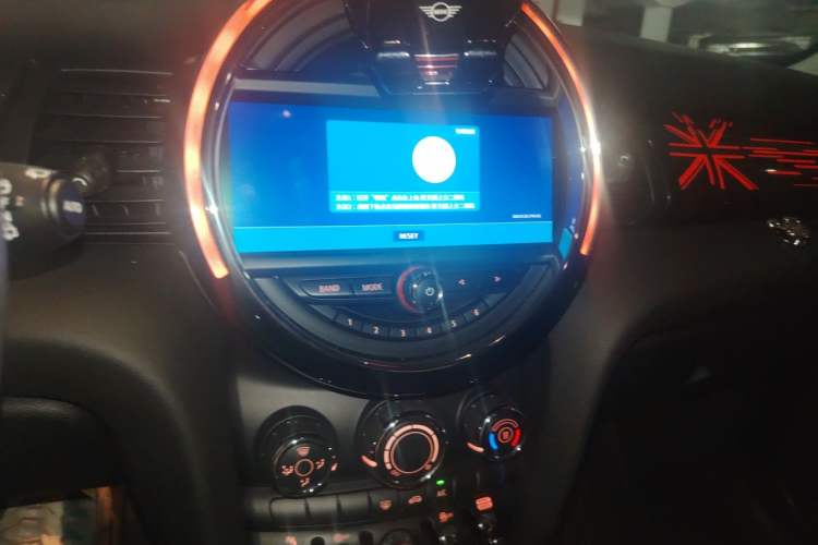 Used MINI 2021 1.5T COOPER Classic Edition Five-Door Version Audio And AC Panel