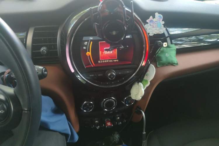 Used MINI 2021 1.5T ONE PLUS Five-Door Edition Audio And AC Panel