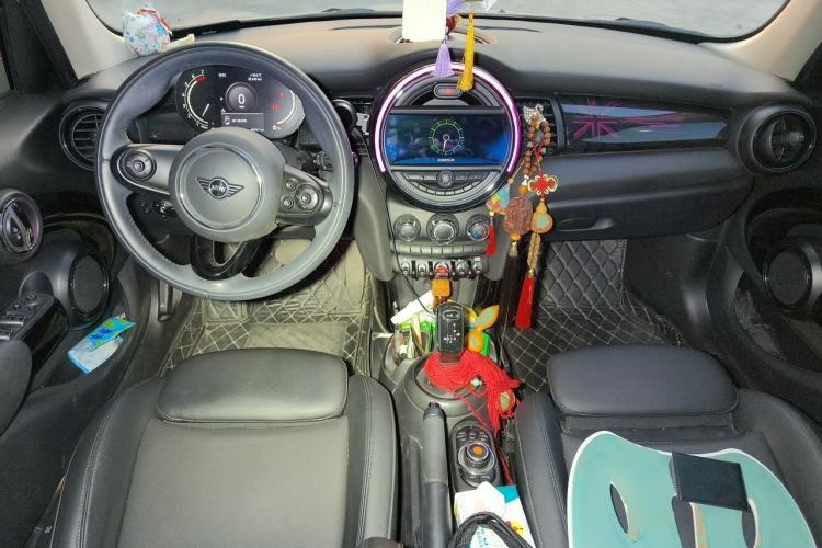 Used MINI 2021 1.5T COOPER Classic Edition Five-Door Version Center Console