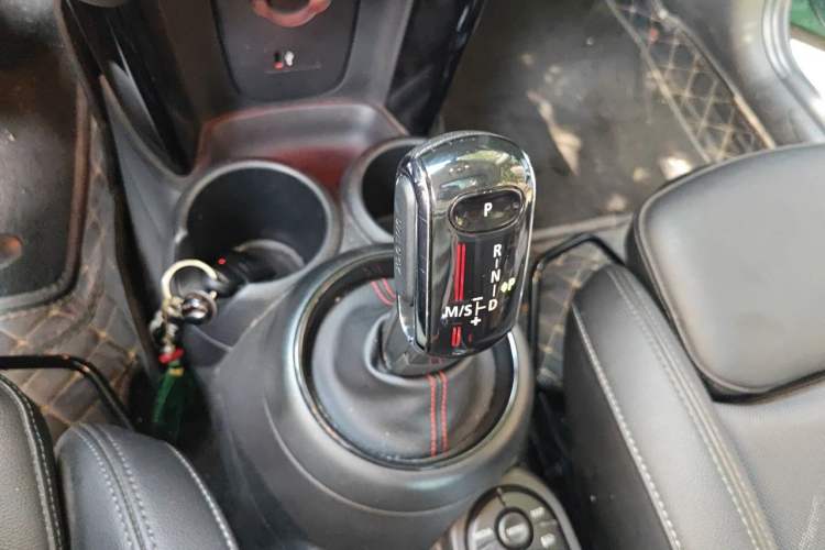 Used MINI 2021 2.0T COOPER S Classic Edition Gear Lever