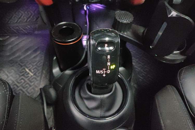 Used MINI 2021 1.5T COOPER Artist Gear Lever