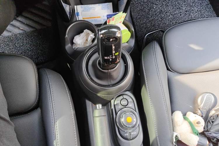 Used MINI 2021 1.5T COOPER Classic Edition Five-Door Version Gear Lever