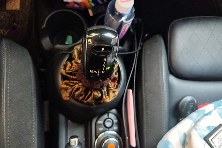 Used MINI 2021 1.5T COOPER Artist Five-Door Edition Gear Lever