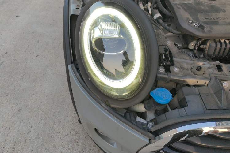 Used MINI 2021 1.5T COOPER Classic Edition Five-Door Version Right Front Headlight