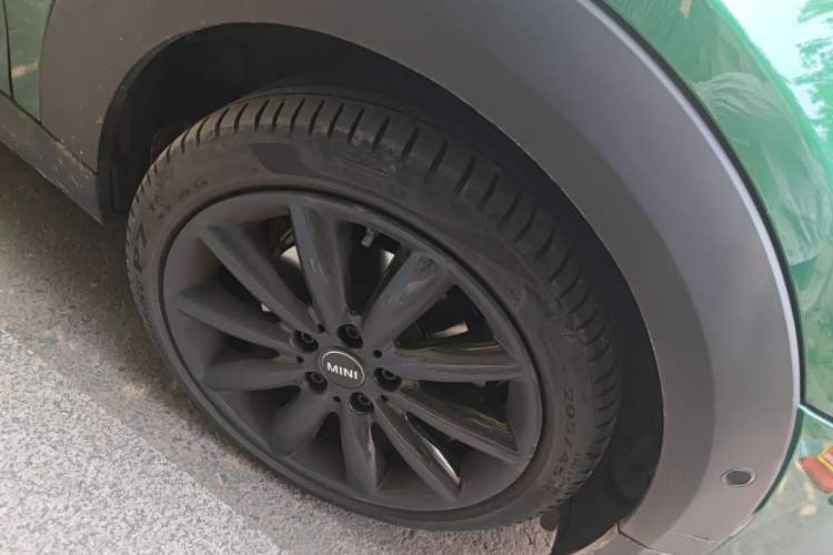 Used MINI 2021 2.0T COOPER S Classic Edition Right Front Wheel Hub