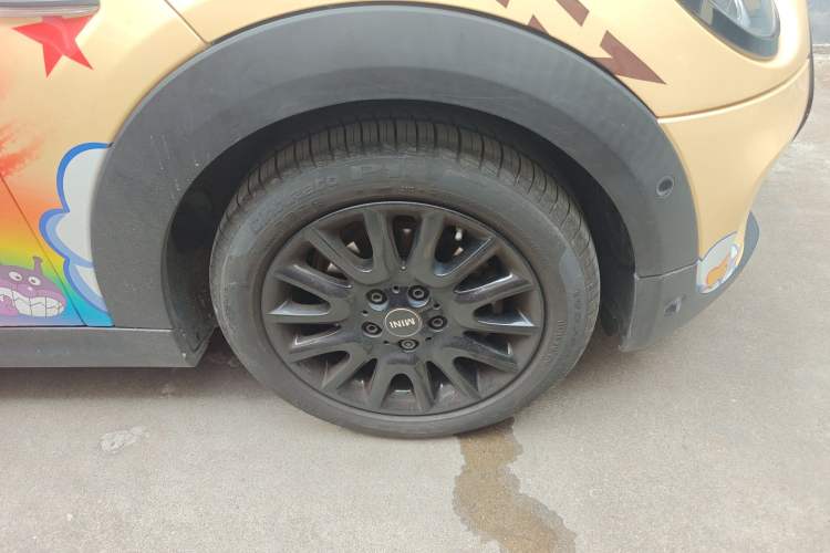 Used MINI 2021 1.5T COOPER Classic Edition Right Front Wheel Hub