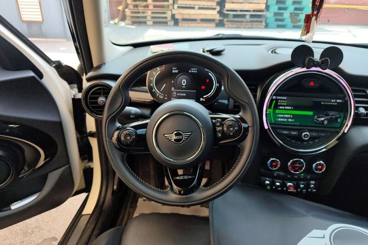 Used MINI 2021 1.5T COOPER Artist Five-Door Edition Steering Wheel