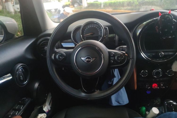 Used MINI 2021 1.5T ONE PLUS Five-Door Edition Steering Wheel