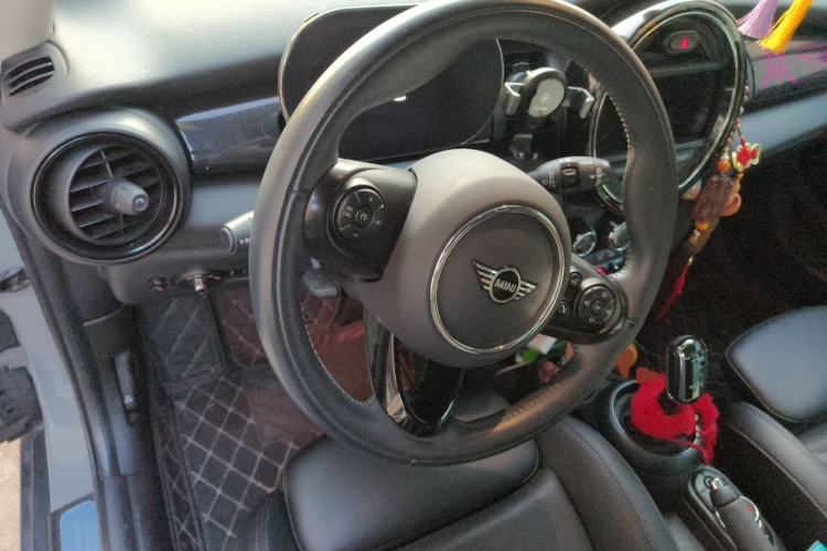 Used MINI 2021 1.5T COOPER Classic Edition Five-Door Version Steering Wheel
