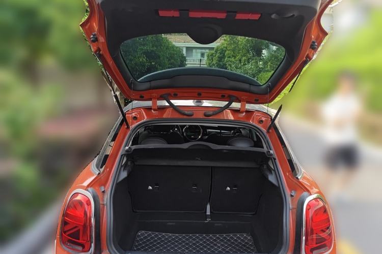 Used MINI 2021 1.5T COOPER Classic Edition Five-Door Version Trunk