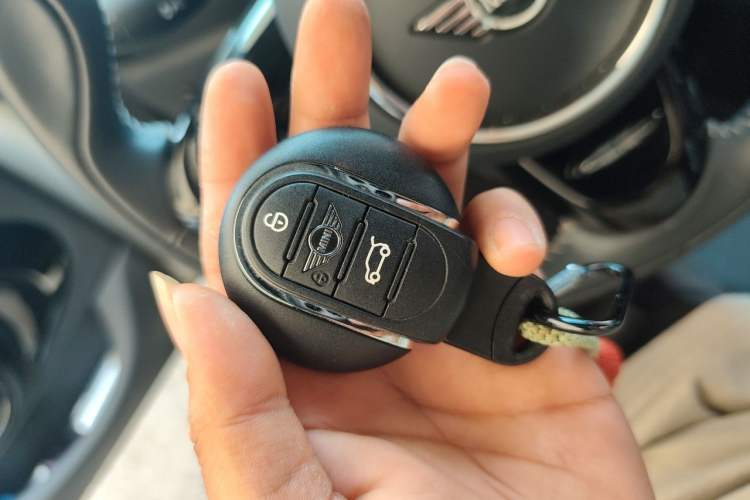 Used MINI 2021 1.5T COOPER Artist Five-Door Edition Vehicle Key