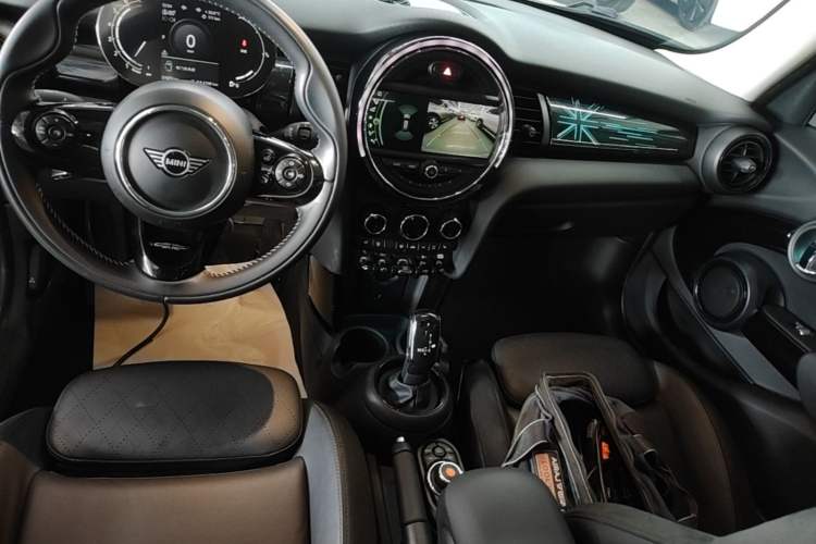 Used MINI 2021 1.5T COOPER Artist Five-Door Edition Audio And AC Panel