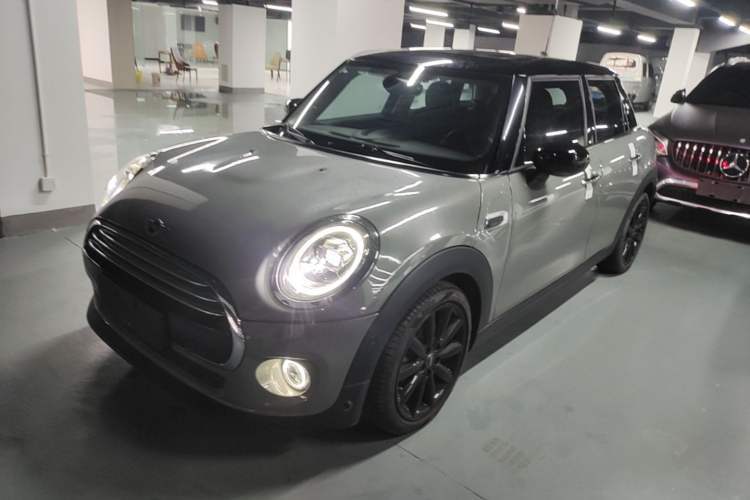 Used MINI 2021 1.5T COOPER Artist Five-Door Edition Guazi used car, China used car export, Used car for sale, Used MINI cars, Cheapest cars for sale