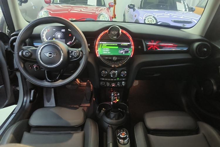 Used MINI 2021 1.5T COOPER Classic Edition Five-Door Version Center Console