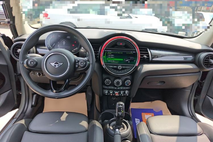 Used MINI 2021 1.5T COOPER Classic Edition Five-Door Version Center Console