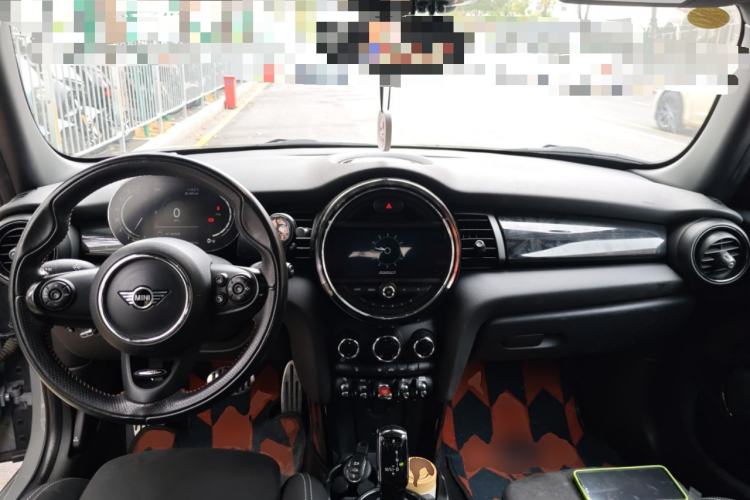 Used MINI 2021 1.5T COOPER Racing Edition Five-Door Model Center Console