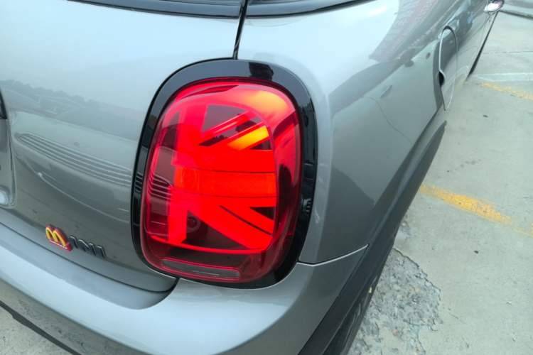 Used MINI 2021 1.5T COOPER Classic Edition Exterior 3