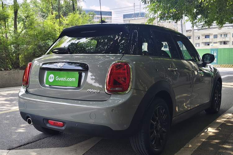 Used MINI 2021 1.5T COOPER Classic Edition Five-Door Version Exterior 4