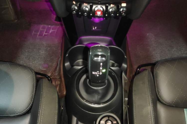 Used MINI 2021 1.5T COOPER Artist Five-Door Edition Gear Lever