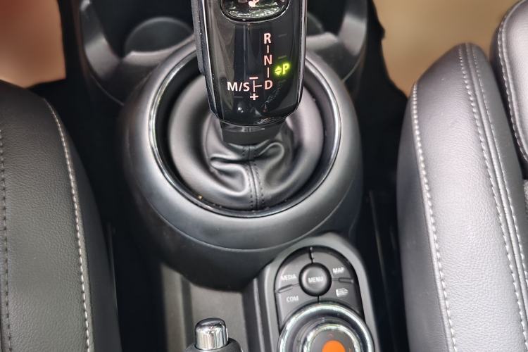 Used MINI 2021 1.5T COOPER Classic Edition Five-Door Version Gear Lever