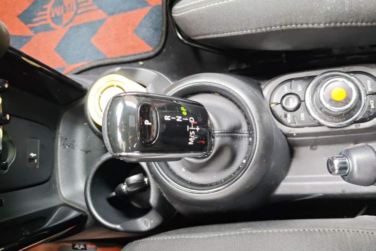 Used MINI 2021 1.5T COOPER Racing Edition Five-Door Model Gear Lever